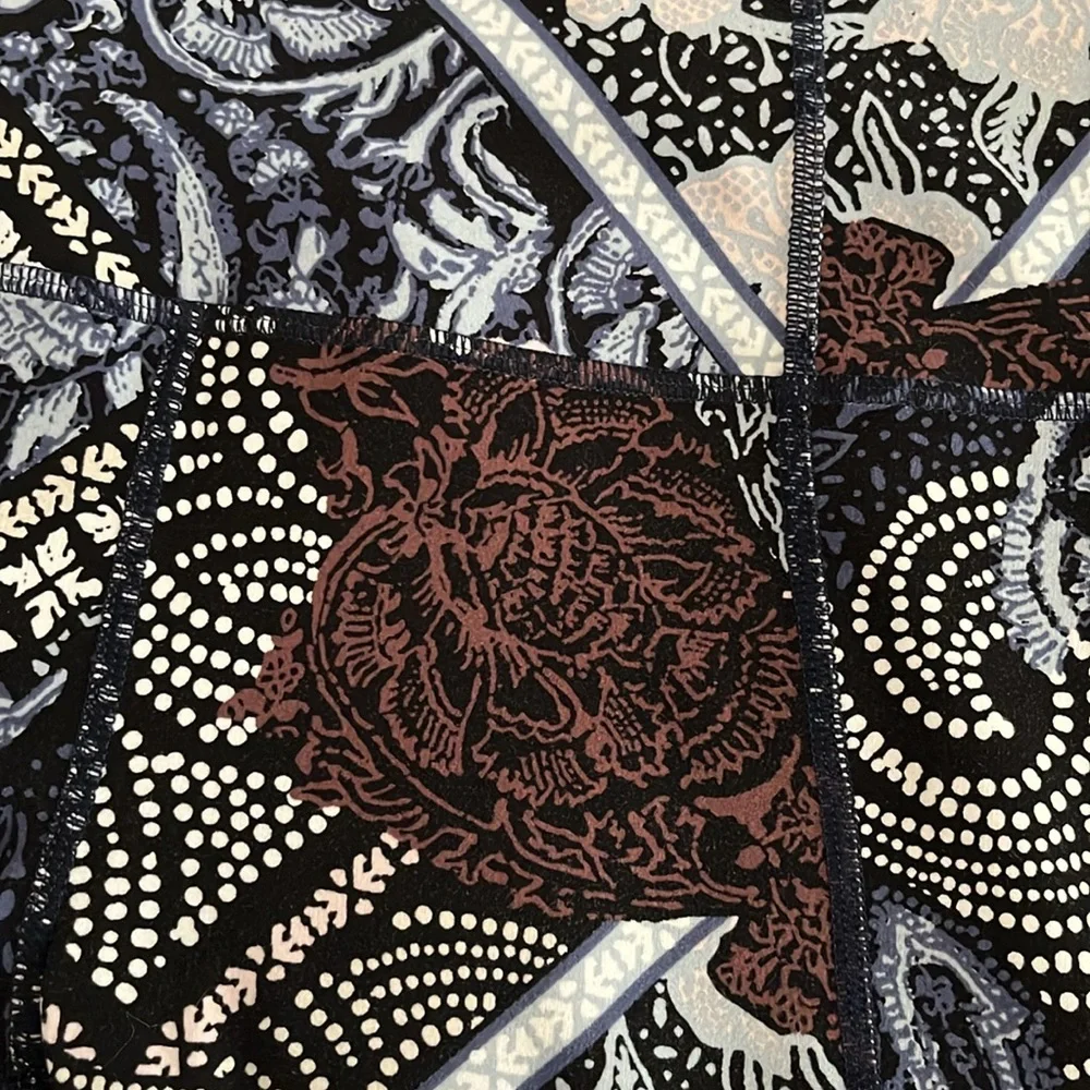 Athleta patchwork Salutation leggings - Picture 8 of 9